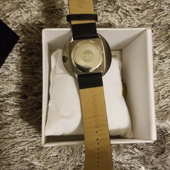 Simplify Watch - Picture 3 of 3